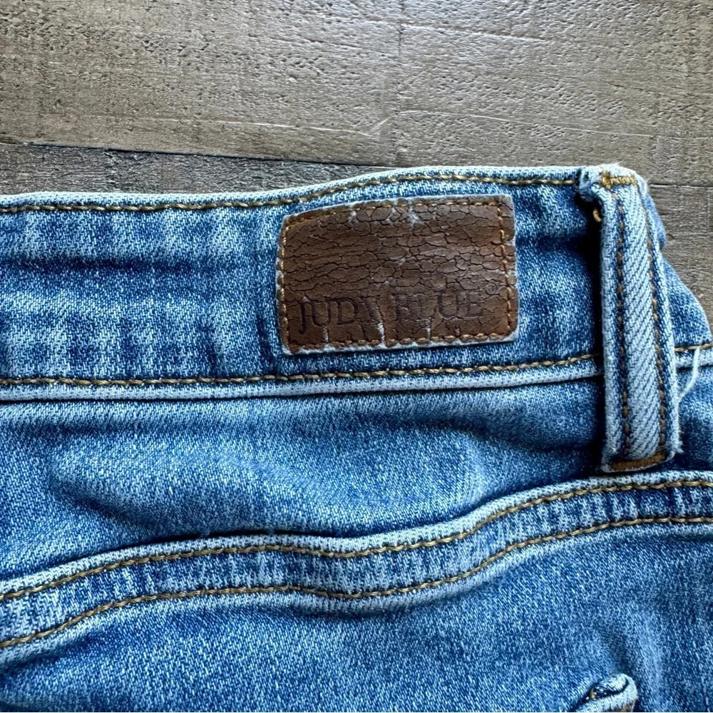 Judy Blue Walk This City Slim Fit Jeans Women's 9/29 Blue Distressed JB82204DK - Picture 10 of 12